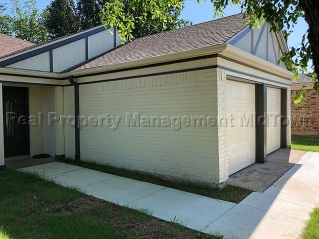Foto del edificio - 2325 Warwick Ave