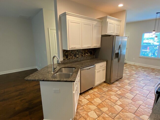 Foto del edificio - This beautifully 1 small Pet friendly 3 be...