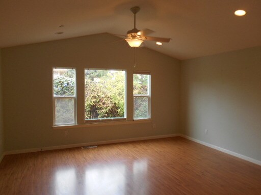 Building Photo - 7974 Creekside Dr