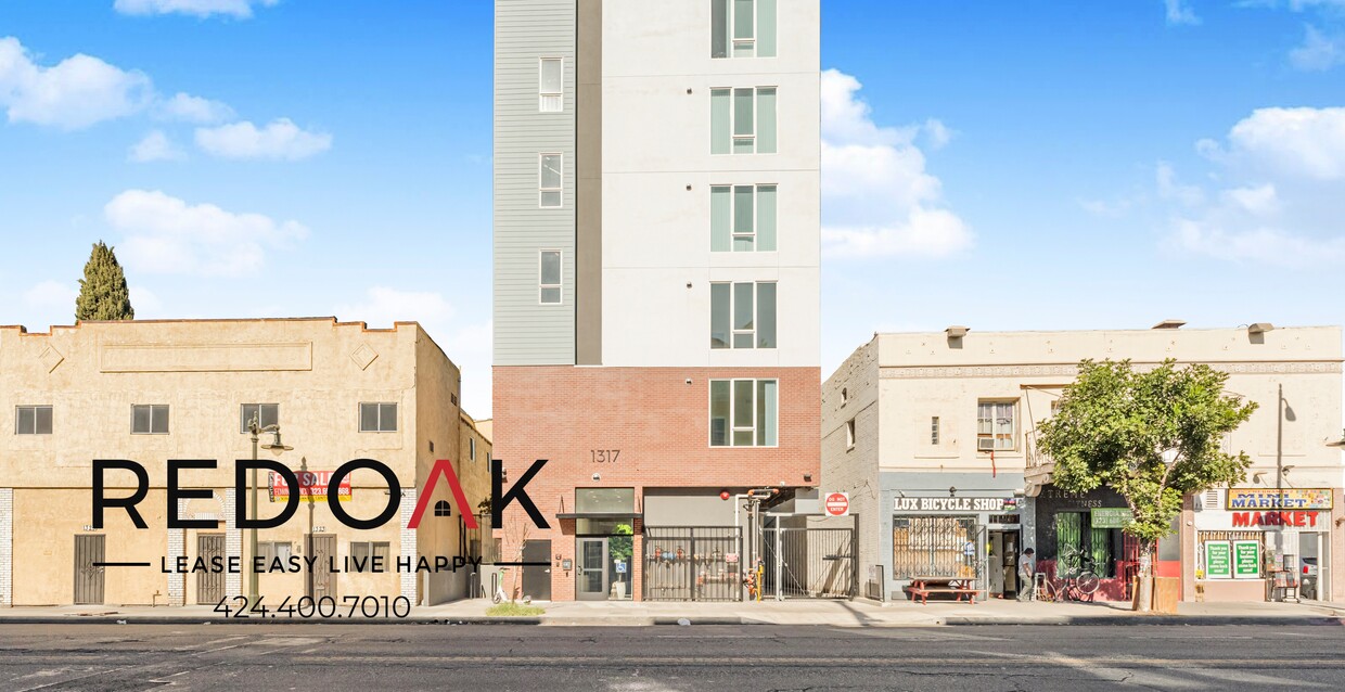 Primary Photo - ~1 Month FREE~ Incredible Three Bedroom ~ ...