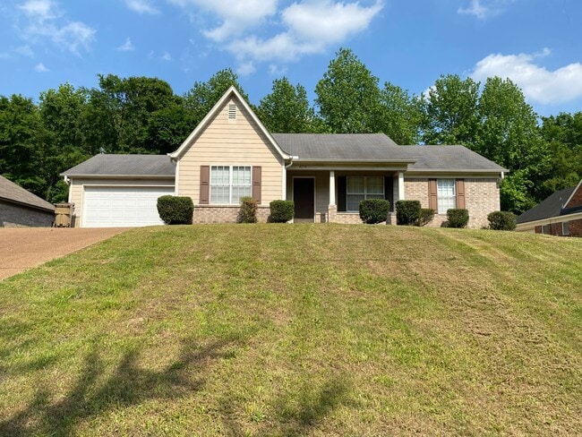 SPRING LAKE ADORABLE HOME with Backyard Fence - SPRING LAKE ADORABLE HOME with Backyard Fence