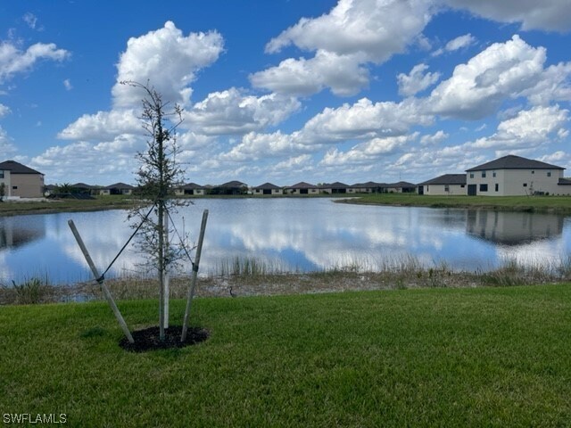 Foto del edificio - 14581 Monrovia Ln