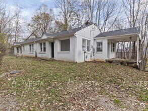 Building Photo - 118 Pine Hill Dr