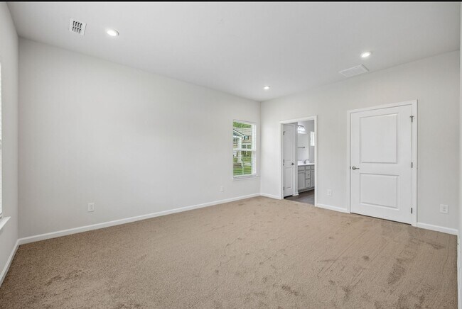 Building Photo - 308 Grassy Glen Dr