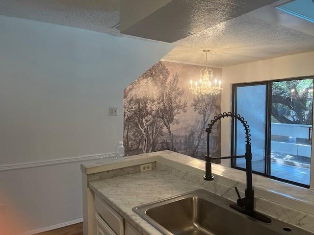 Foto del edificio - 5840 Spring Valley Rd