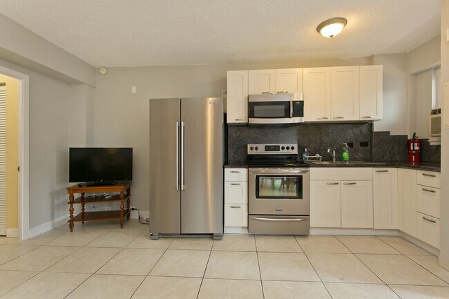 Foto del edificio - Remodeled boutique 1/1 unit furnished or u...