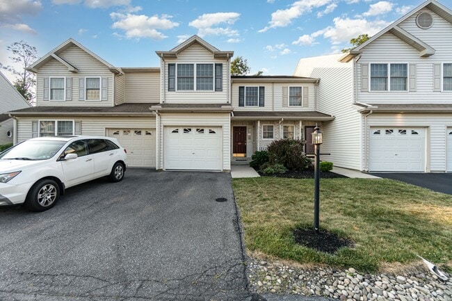 Building Photo - 141 Oaklea Rd