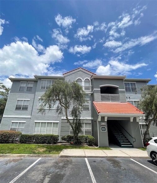 Photo - 18001 Richmond Pl Dr Apartment