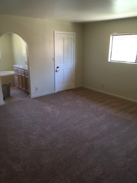 Building Photo - 33037 Agua Dulce Canyon Rd