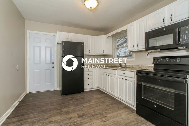 Building Photo - 3 Bedroom Pet-Friendly Home in LOUISVILLE,...
