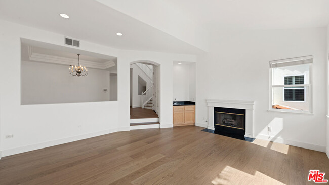 Building Photo - 6461 Zuma View Pl