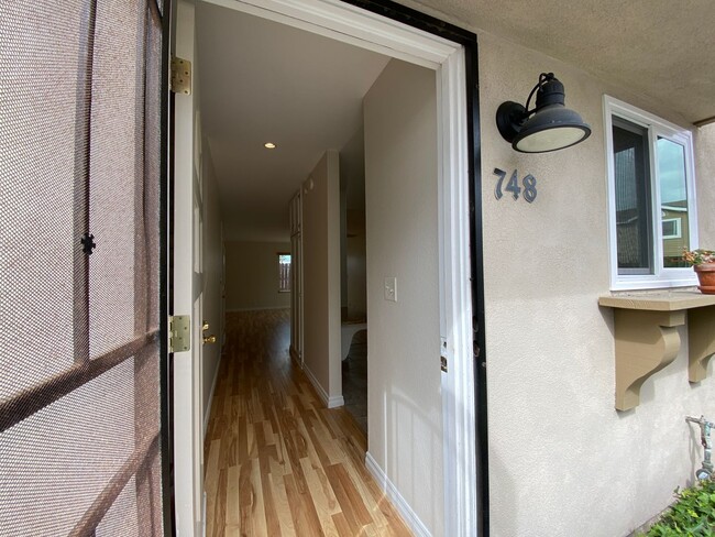 Building Photo - Bright and Spacious 2 Bed/1.5 Bath South O...