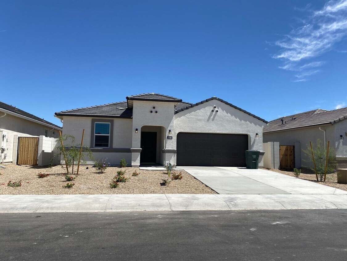 NEWER BUILD! 4 Bedroom, 2 Bath - NEWER BUILD!  4 Bedroom, 2 Bath