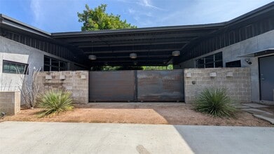 Building Photo - 920 W Cavalcade St