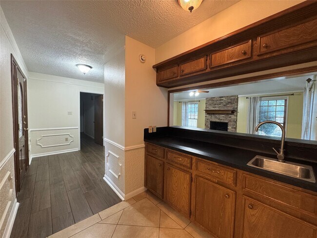 Foto del edificio - 5435 Mossy Timbers Dr
