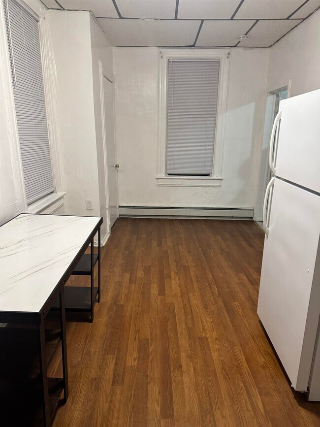 Foto del edificio - 1604 Central Ave