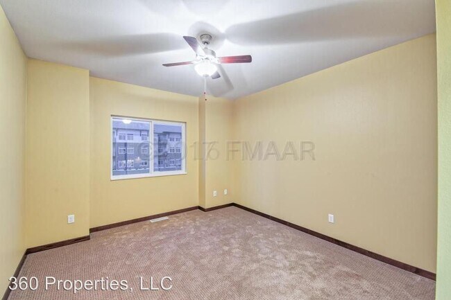 Building Photo - 2860 Calico Dr S