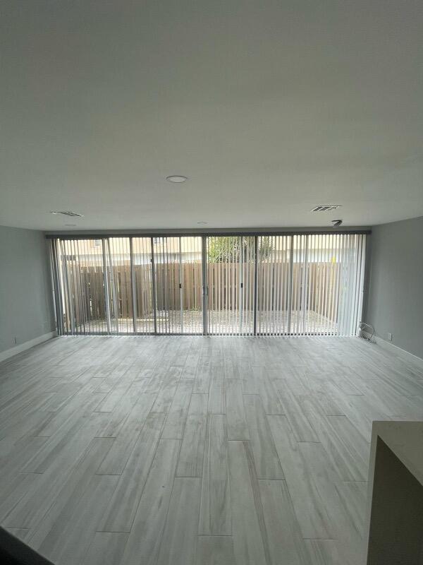 Foto del edificio - 851 NW 80th Way