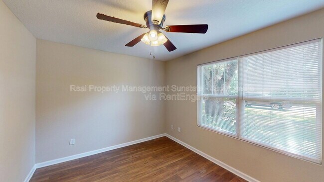 Foto del edificio - 711 Cahoon Rd N
