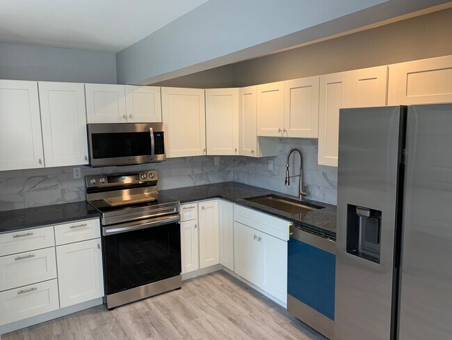 close up of kitchen - 5350 Camelot Dr
