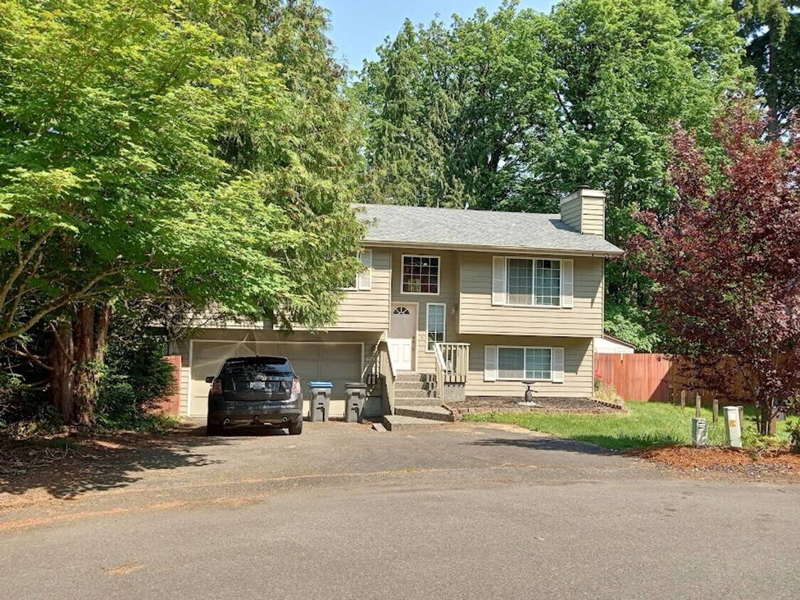 Primary Photo - Cul-de-SAC Living close to Silverdale