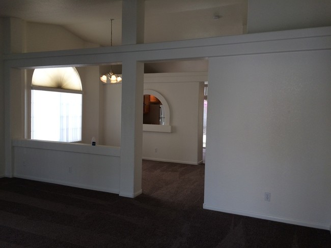 Building Photo - 8893 Dove Cove Dr
