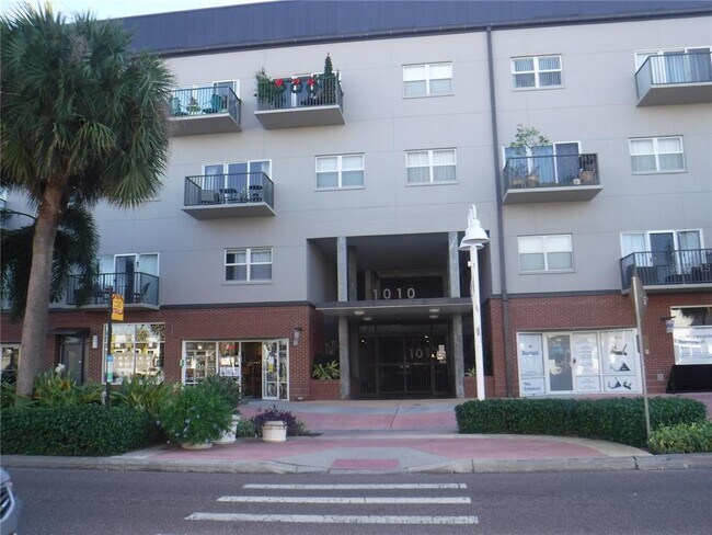 Foto del edificio - 1010 Central Ave N