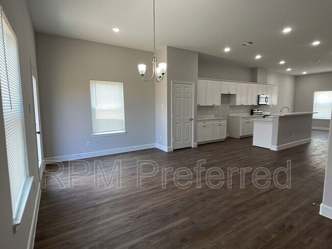 Building Photo - 798 Rd 5702