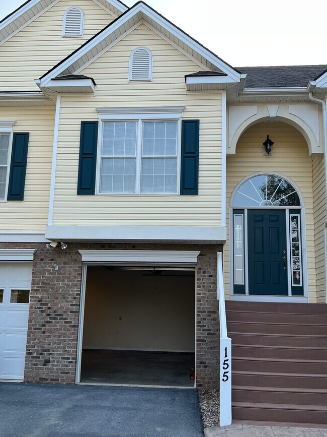 Building Photo - 155 Chelsea Cir