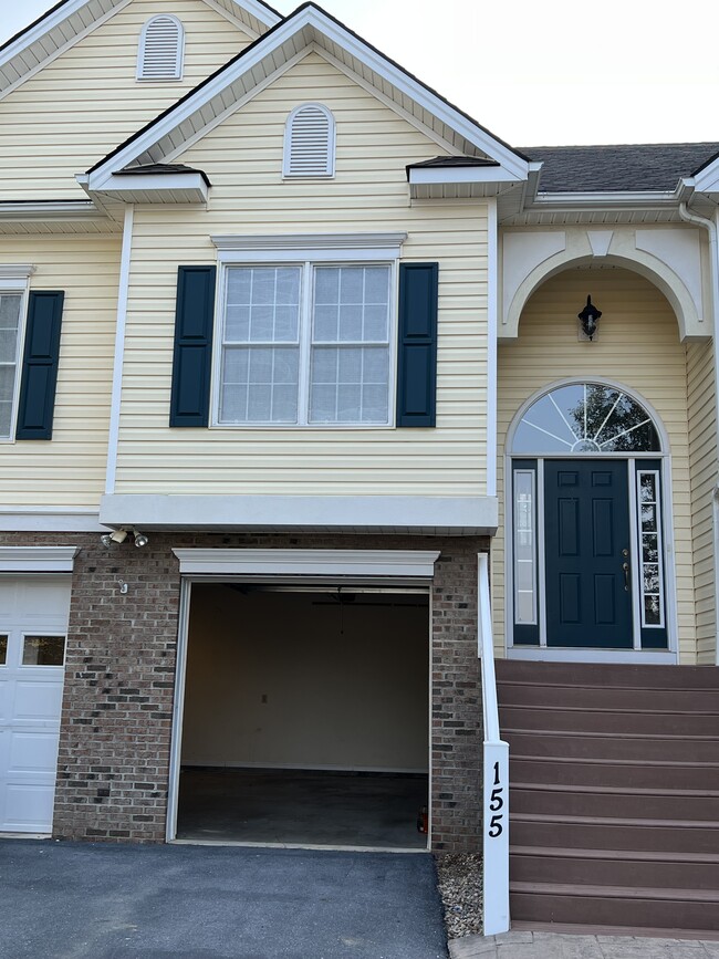 Foto del edificio - 155 Chelsea Cir