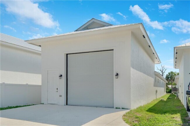 Foto del edificio - 4982 SE Railway Ave