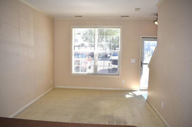 Building Photo - 168 Wilmington Dr