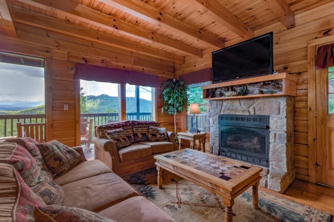 Building Photo - 2855 Pine Haven Dr