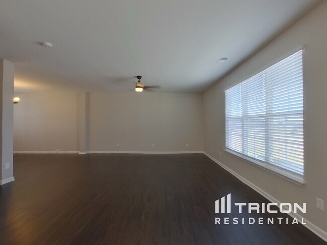 Foto del edificio - 715 Pollyanna Dr