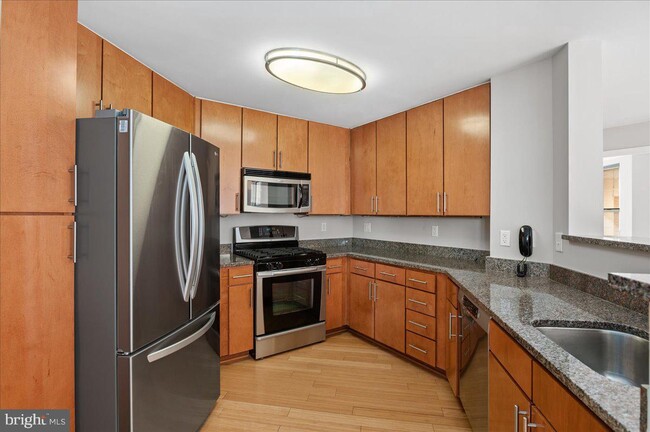 Foto del edificio - 915 E St NW