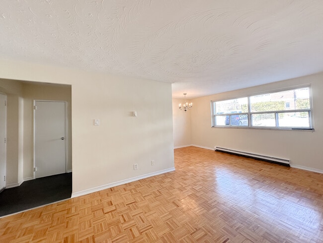 Building Photo - Reedaire Court Apartments