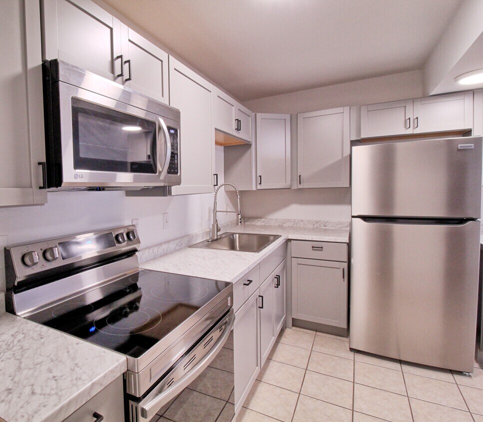 Foto principal - 610-Carriage Court Apartments