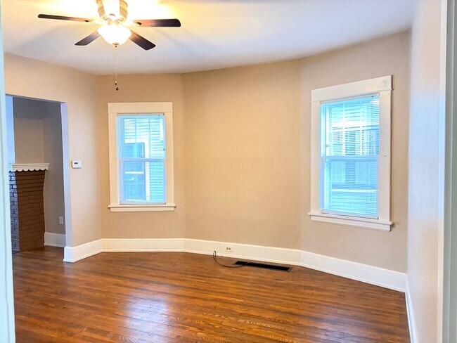 Foto del edificio - 693 Linwood Ave