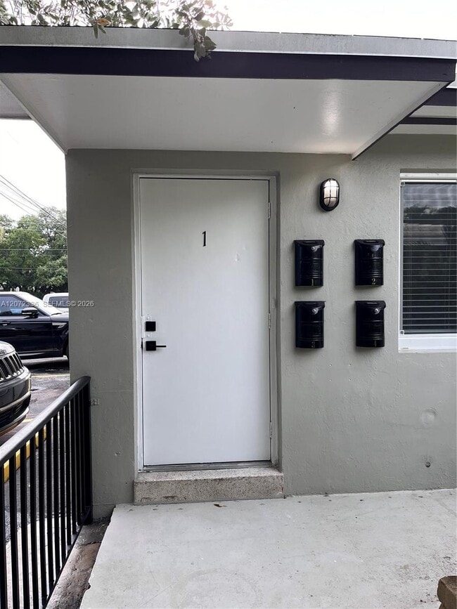 Building Photo - 1015 W Las Olas Blvd