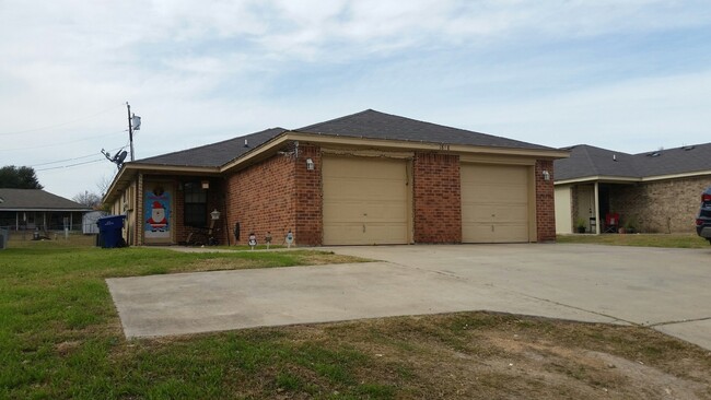 Building Photo - 1816 Copperas Cove Properties