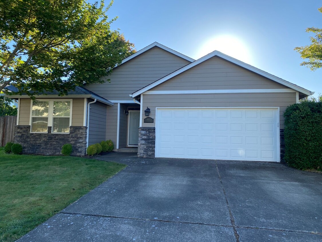 Primary Photo - Prime Location - 3Bdrm / 2 Bath House - Wa...