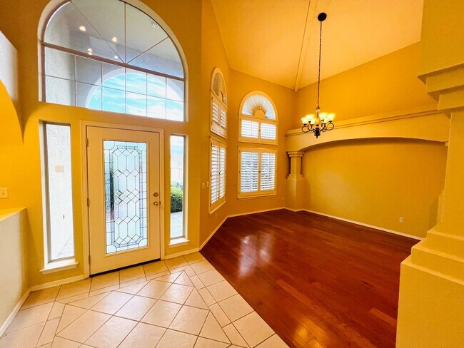 Foto del edificio - Stunning 4 bedroom, 3 bath home in West El...