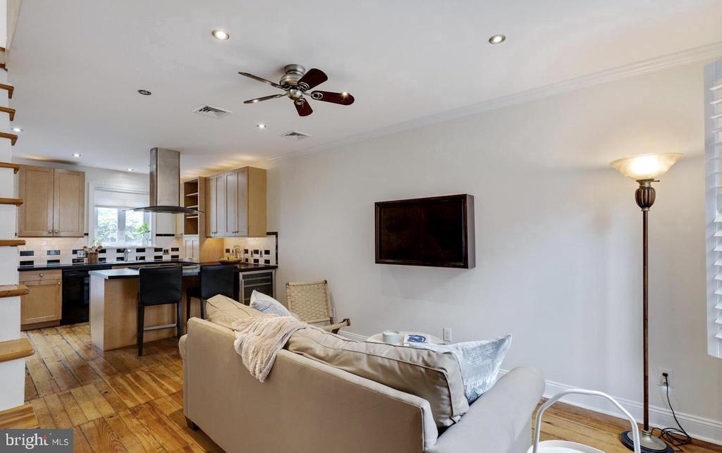 Foto principal - 2417 Manning St