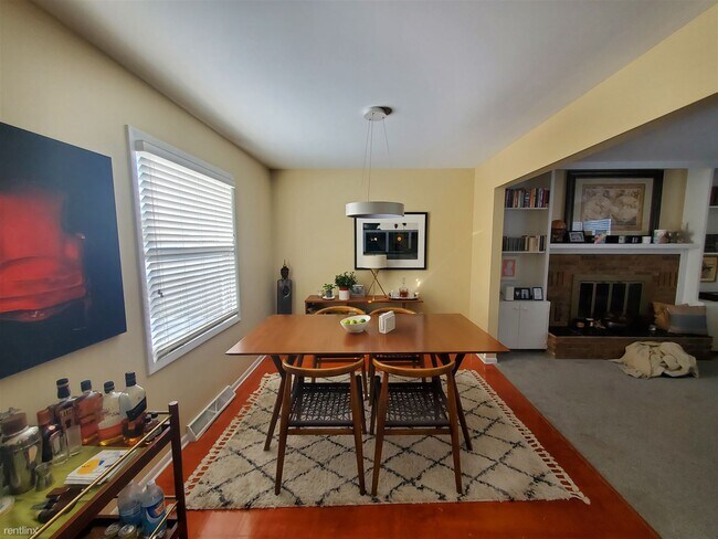 Building Photo - 4 br, 2.5 bath House - 6800 Rix St SE