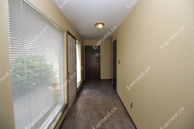 Building Photo - 8310 E 65th St