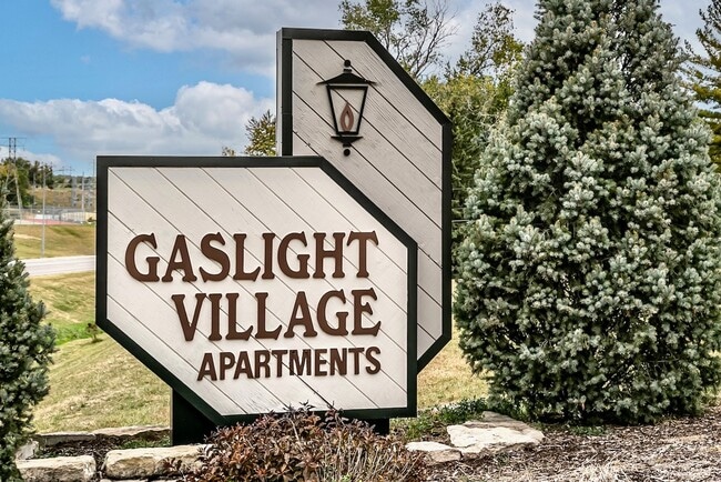 Foto del edificio - UPDATED 1-Bedroom Apartment at Gaslight Village!