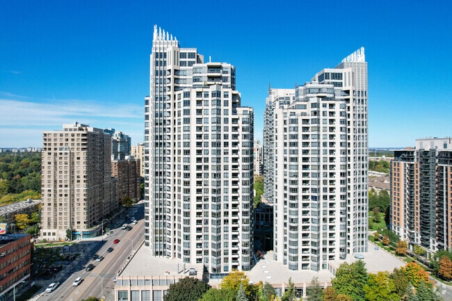 Building Exterior - Triomphe