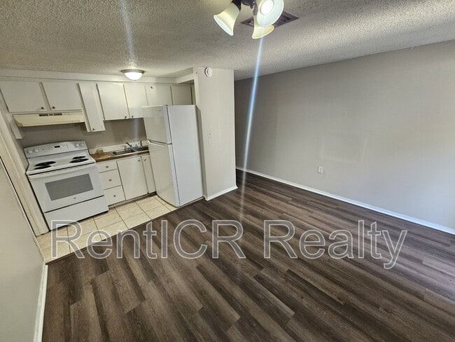 Foto del edificio - 2988 Green Acres Ave