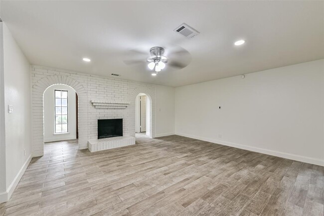 Foto del edificio - 4707 Northrup Dr