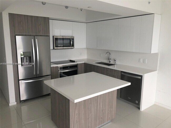 Building Photo - 5300 Paseo Blvd